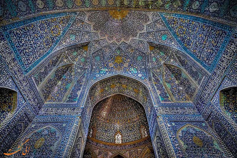 اصفهان،پنجرة گنبد مسجد شیخ لطف الله، کاشی معرّق